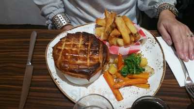 Scran At The Courtyard