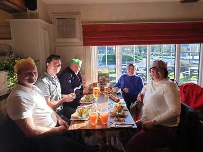 Potters Arms Cookhouse + Pub