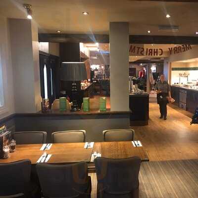 Potters Arms Cookhouse + Pub