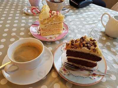 Beau-ti-ful Tearooms