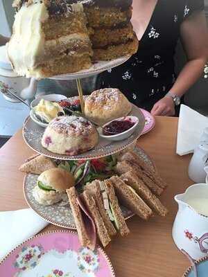 Beau-ti-ful Tearooms