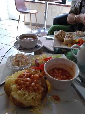 Beau-ti-ful Tearooms