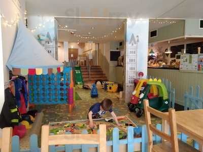 Munchkins Play Cafe
