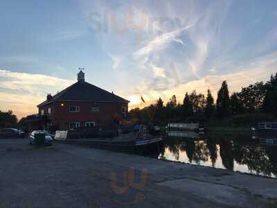 Samuel Barlow Bar & Restaurant