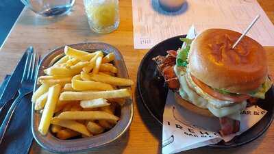 Firehouse Bar And Grill