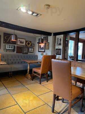 Chequers, Bragbury End