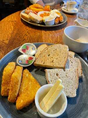 Chequers, Bragbury End