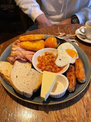 Chequers, Bragbury End