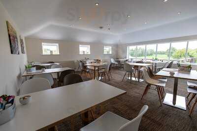 Westwoods Bar & Grill