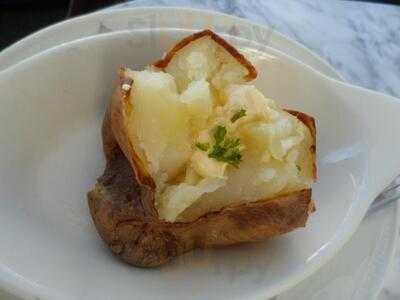 The Conduit Tea Garden - Bistro - Wine Bar