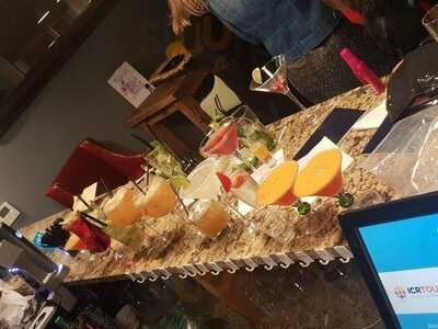 Queens Cafe Bar Bistro