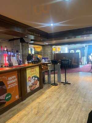 Stanhope Arms Table Table