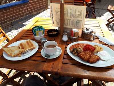 Poachers Cafe Bistro