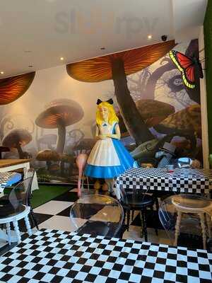 Alice And The Hatter
