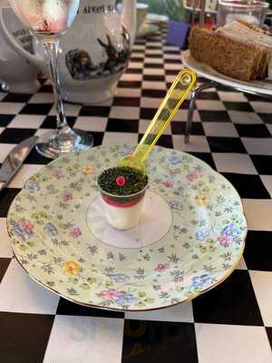 Alice And The Hatter