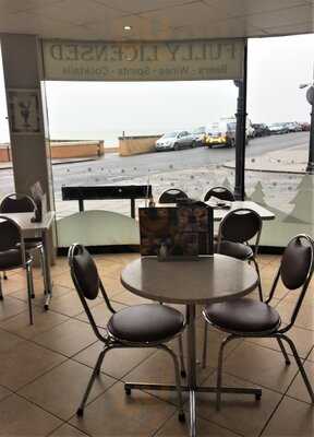 Makcari's Coffee Lounge & Restaurant