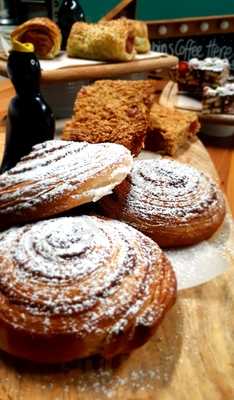 Four And Twenty Blackbirds Cafe And Eatery