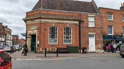 Henry's Cafe Bookshop & Antiques