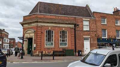 Henry's Cafe Bookshop & Antiques
