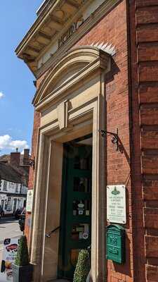 Henry's Cafe Bookshop & Antiques