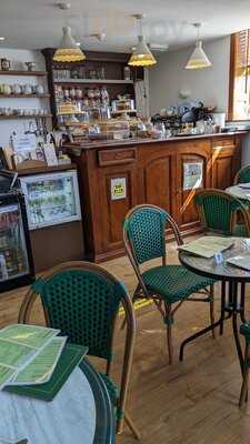 Henry's Cafe Bookshop & Antiques