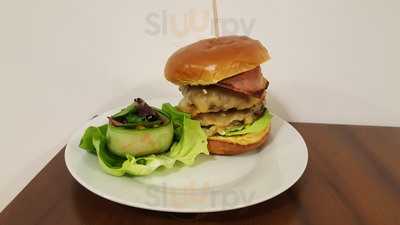 Nice "n" Chilled At The Hub