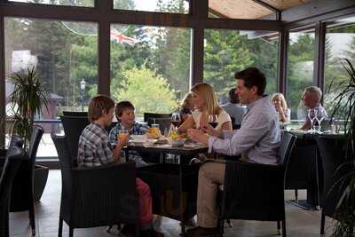 Foresters Bar And Restaurant