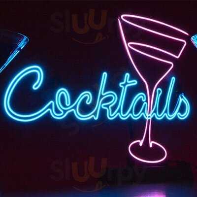 The Edge Bar & Kitchen