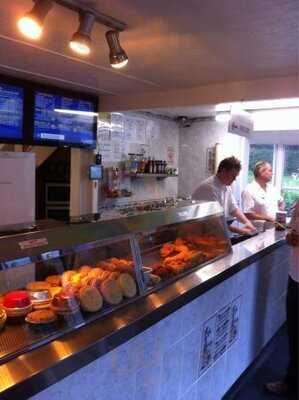 Y Dafarn Datws Fish And Chip Shop