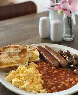 Snacksbury Cafe & Bakery