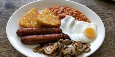 Snacksbury Cafe & Bakery