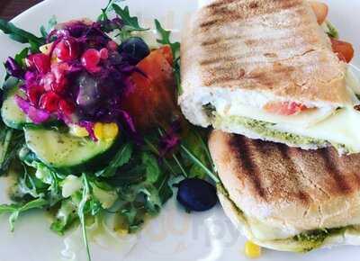 Snacksbury Cafe & Bakery