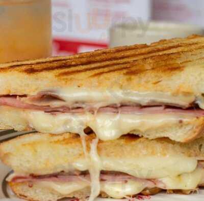 Snacksbury Cafe & Bakery