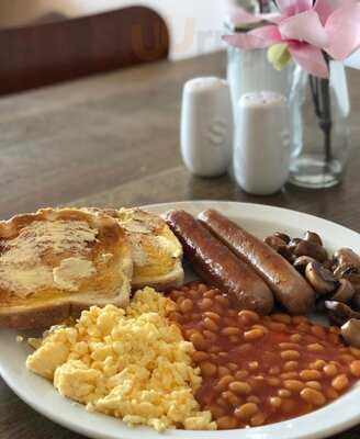 Snacksbury Cafe & Bakery