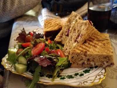 Jukes Village Shop And Restaurant