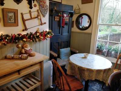 Jukes Village Shop And Restaurant