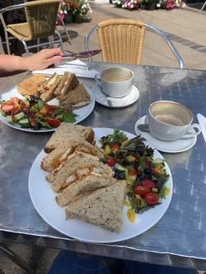 Jukes Village Shop And Restaurant