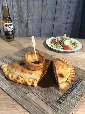 Red Lion Stonehouse Pizza And Carvery