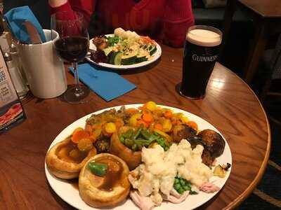 Red Lion Stonehouse Pizza And Carvery