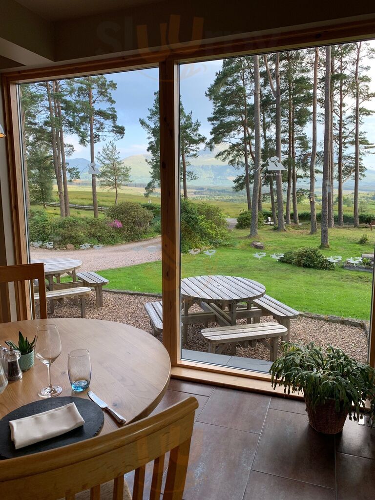 Restaurant At Old Pines Hotel