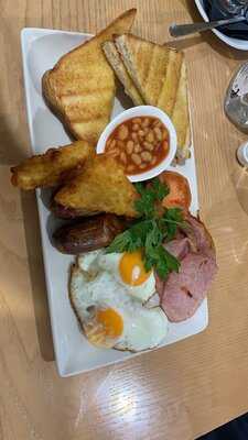 Kanya Bistro Bar And Restaurant