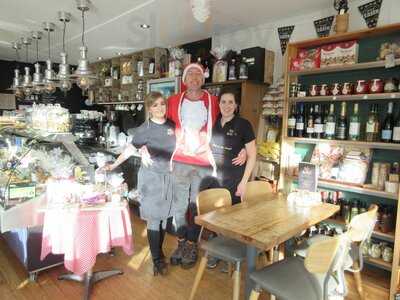 Deli On The Strand - Photo 8