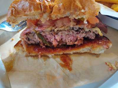 Lums Gourmer Burger Restaturant