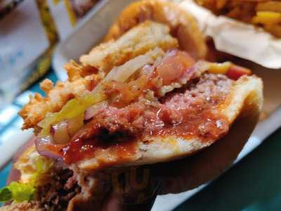 Lums Gourmer Burger Restaturant