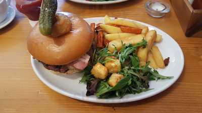 Lums Gourmer Burger Restaturant