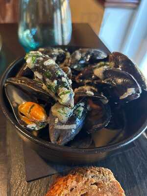 Borellis Wine Bar & Grill