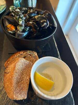 Borellis Wine Bar & Grill