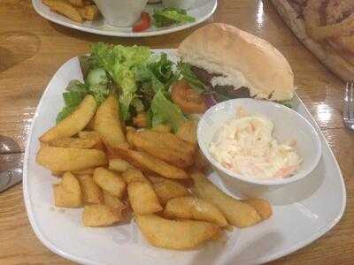 Crown & Anchor Bar And Restaurant