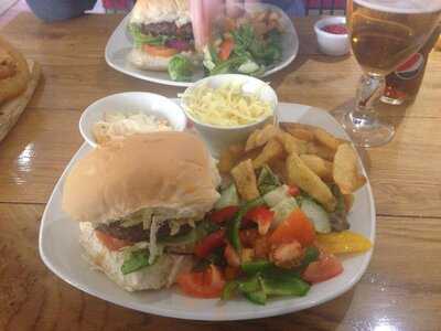 Crown & Anchor Bar And Restaurant