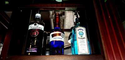 Crown & Anchor Bar And Restaurant